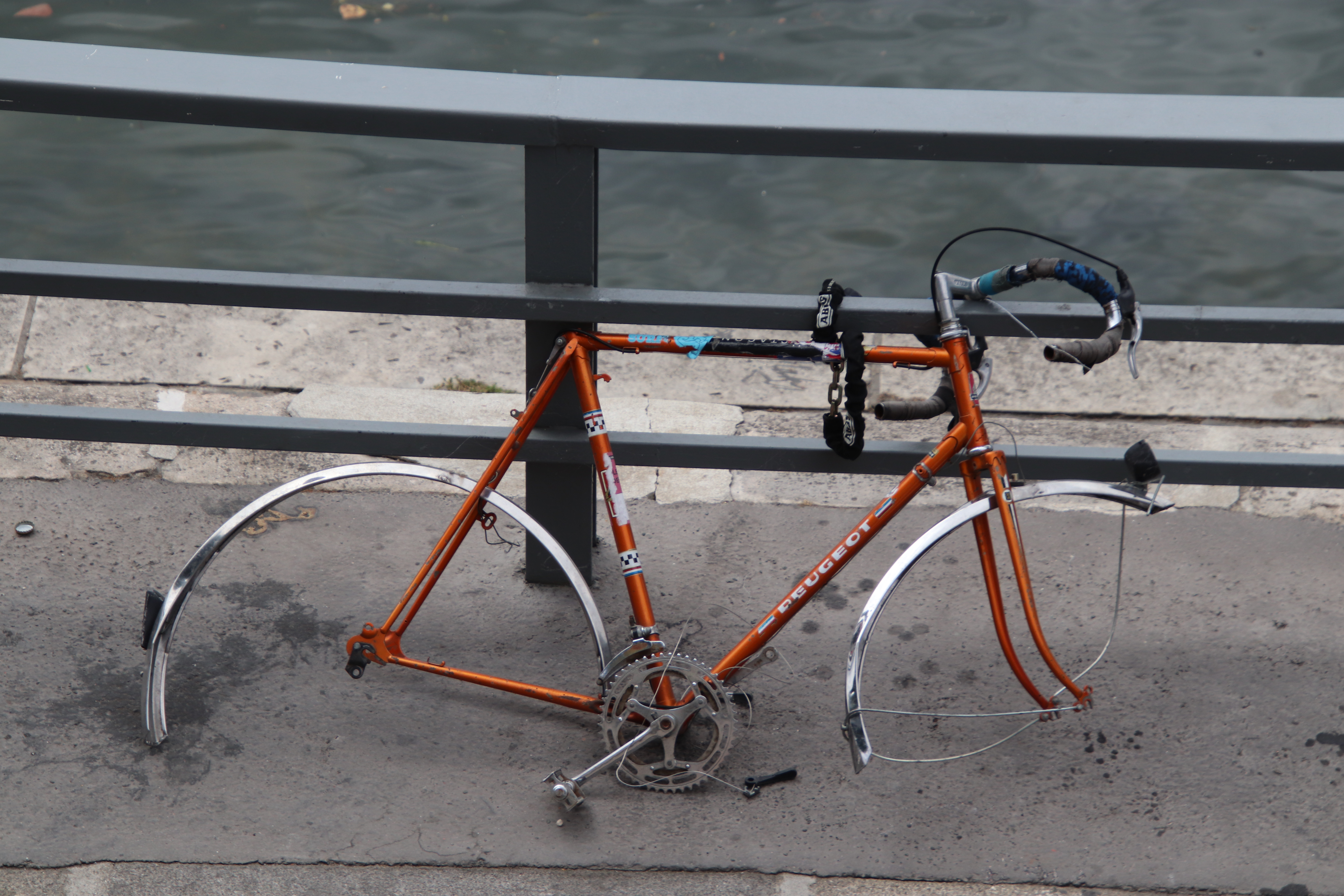 Un vélo sans roues ni selle