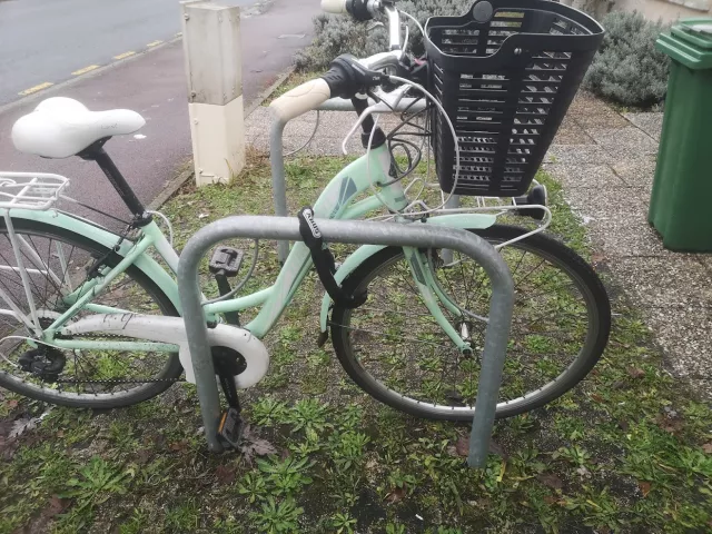 Ton vélo avec 2 antivols tu attacheras