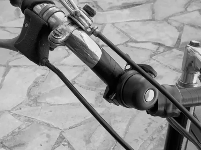 Sonnette connectée pour Vélo, Tracker compatible Apple Find My, Noir - MiLi  - Français