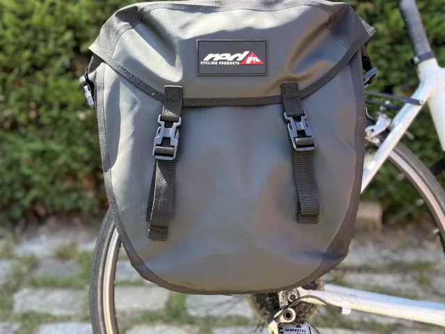 Red Cycling urban twin II 