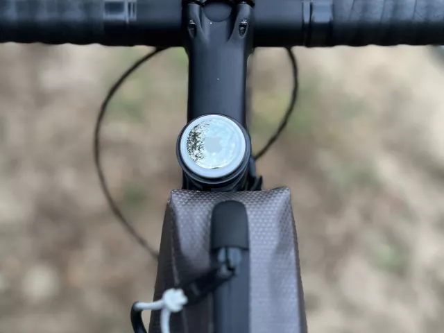 Trackers bluetooth, Supports Airtag Apple : TrackStem - support AirTag pour  potence de vélo